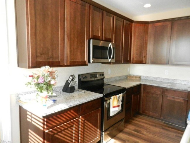 Building Photo - 108 Farrand Dr