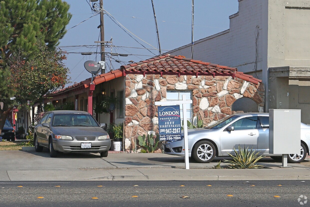 Foto del edificio - 930-941 Atwater Blvd