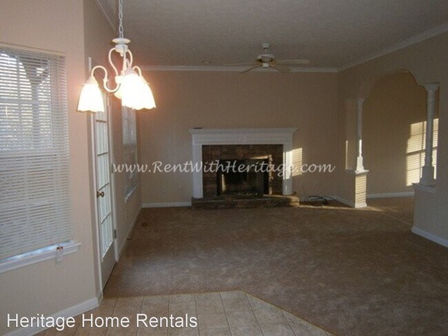Building Photo - 2240 Pennsylvania Ct