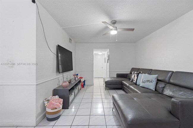 Foto del edificio - 6620 W 2nd Ct