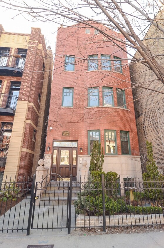 Foto principal - 1852 N Halsted St