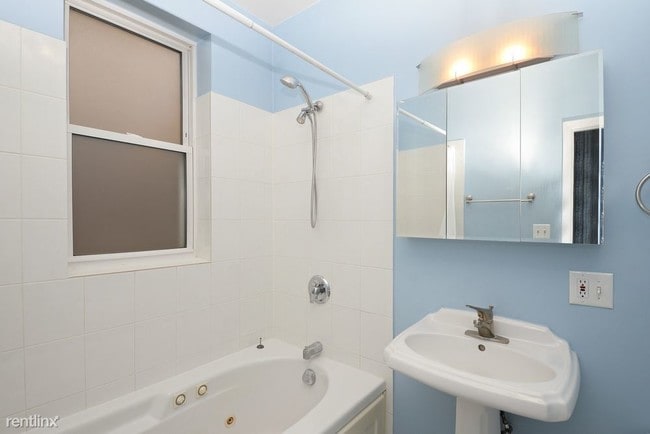 Building Photo - 2 br, 2 bath Condo - 443 N McClurg Ct