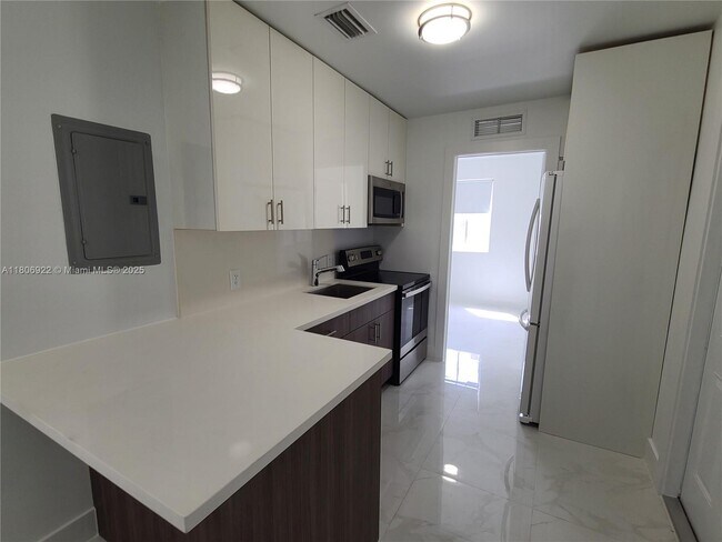 Foto del edificio - 1646 NW 1st Pl