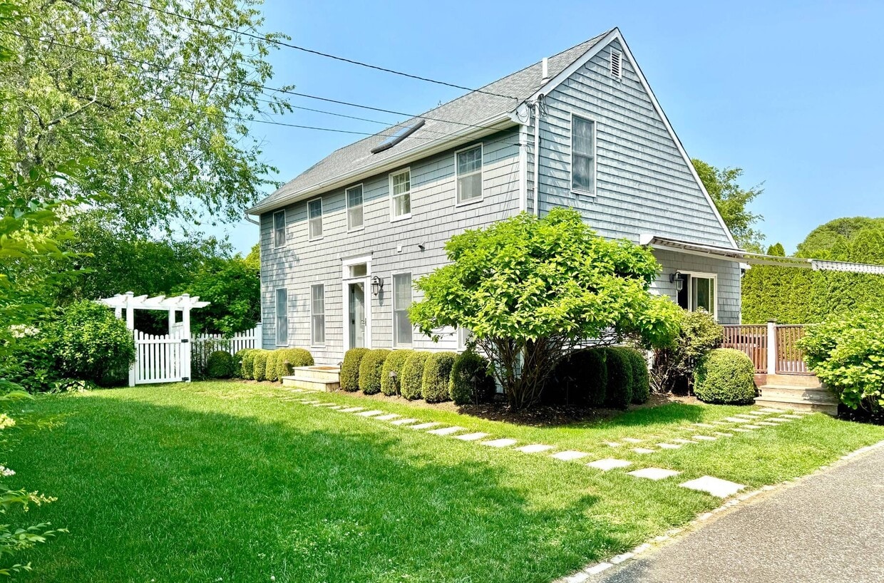 Primary Photo - 28 Windermere Dr