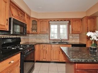 Foto del edificio - 243 Oakwood Dr