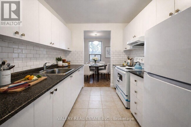 Photo du bâtiment - 815 Kennedy Rd