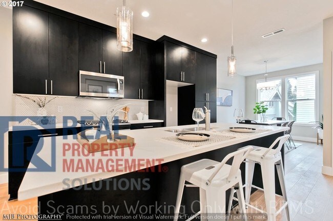 Foto del edificio - 2410 SE Morrison St