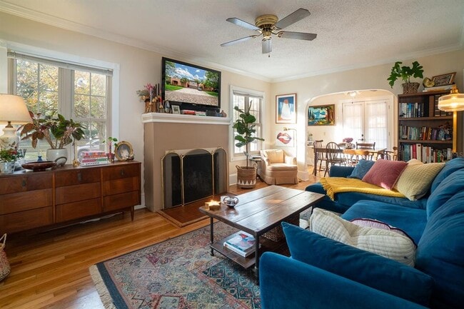 Foto del edificio - 443 Shine Ave