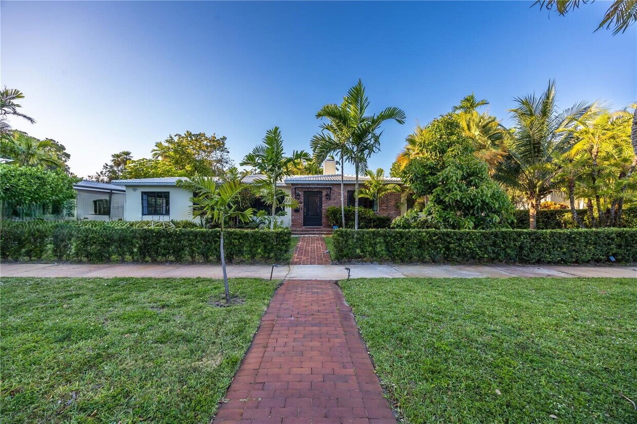 Foto principal - 351 NE 98th St