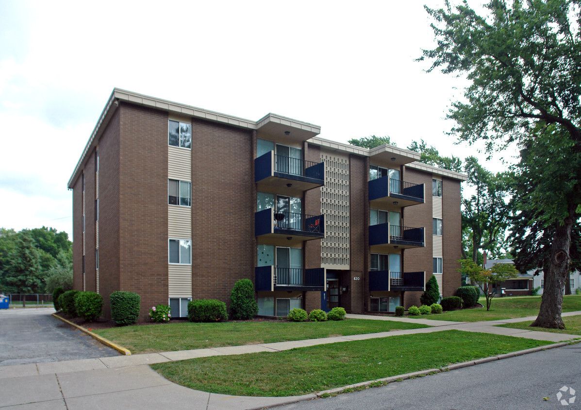 Primary Photo - Notre Dame Apartments