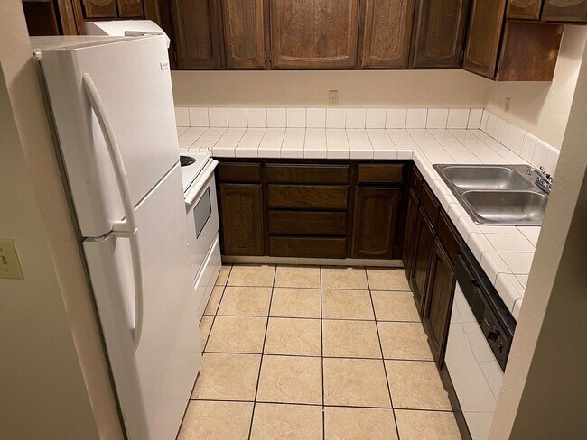 Building Photo - 4180 Bristol Ct