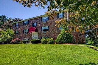 Building Photo - 9 Cross St