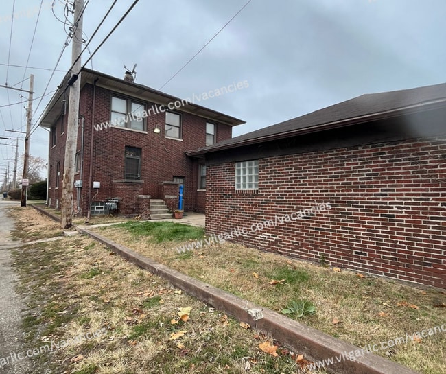 Building Photo - 461 Hayes St