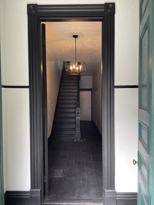 Primary Photo - 113 2nd St