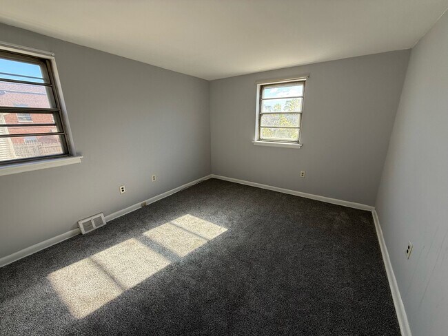 Foto del edificio - 3642 Berry Ave