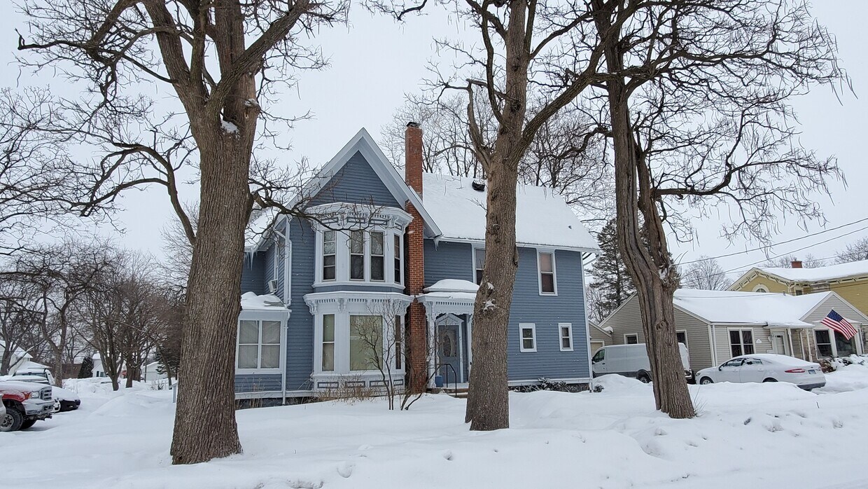 404 E Washington St, Marengo, IL 60152 Townhome Rentals in Marengo IL