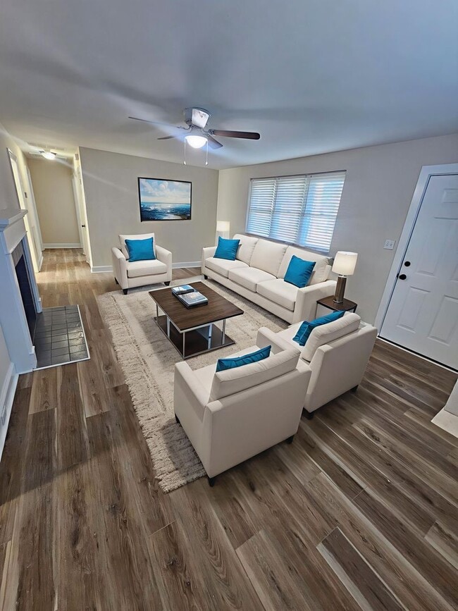 Building Photo - 732 Elvie St S