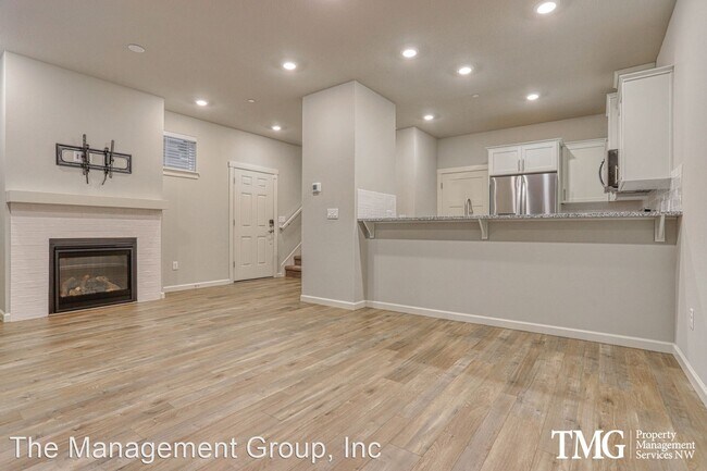 Building Photo - 3 br, 2.5 bath House - 2415 S Trail View C...