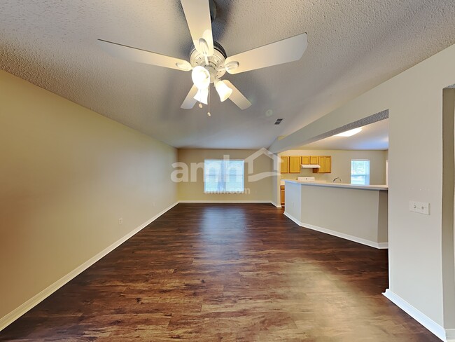 Building Photo - 4045 Half Moon Cir