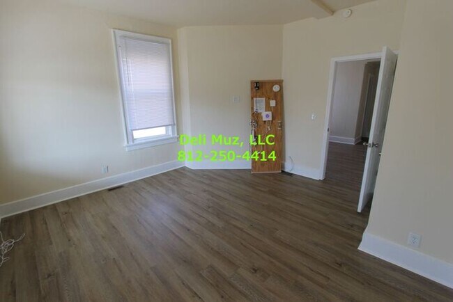Building Photo - We Pay Water! Recently Renovated 1 Bed, 1 ...