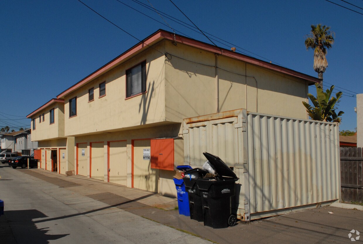 Building Photo - 5041-5055 Lotus St
