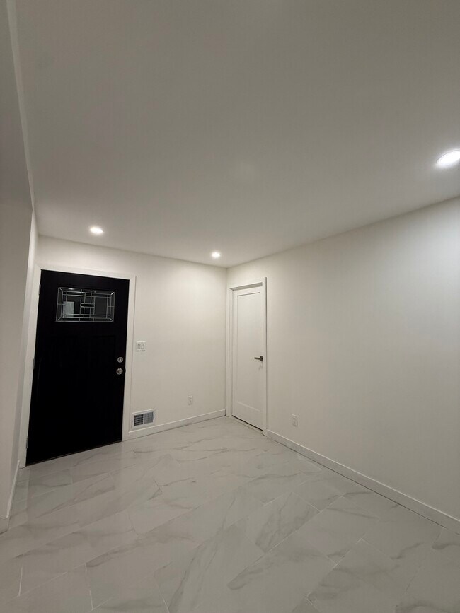 Foto del edificio - 476 Willow Rd W