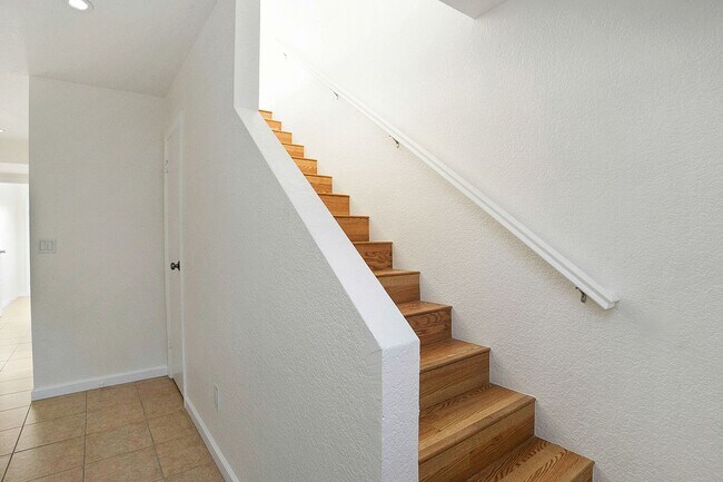 Foto del edificio - 5450- 5452 Linden Avenue