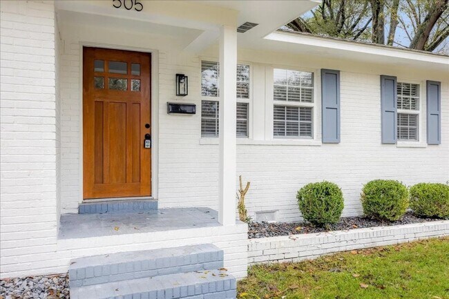 Building Photo - Newly Renovated Home for Rent in Great and Quiet Neighborhood!