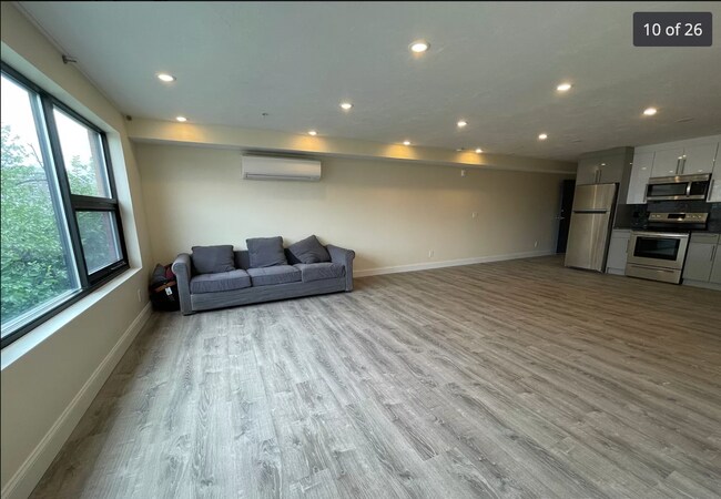 Building Photo - Allston Commonwealth Ave Luxury 1bed / 1bath near Boston University - No Broker Fee - Modern Loft...
