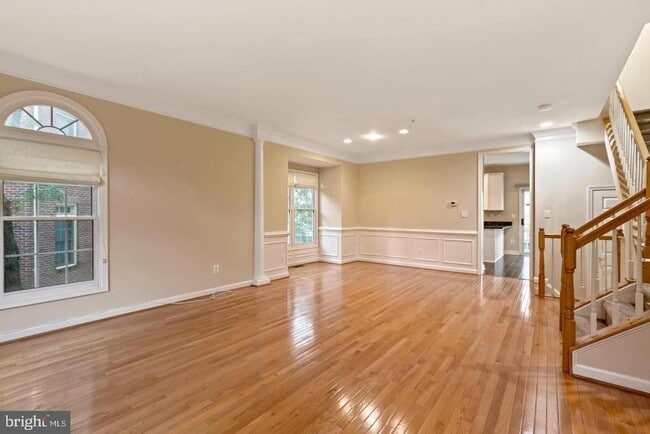 Building Photo - 8878 Ashgrove House Ln