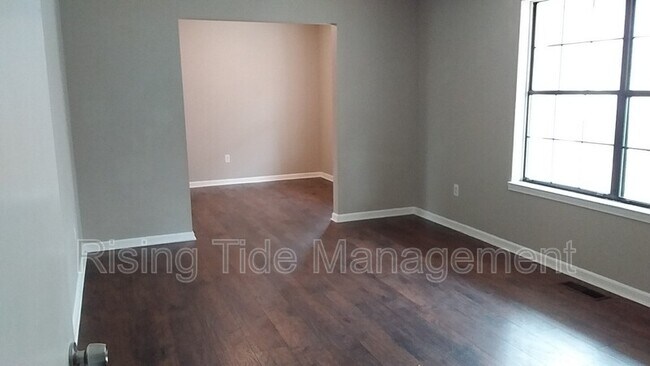 Foto del edificio - 5433 Rosemary Rd