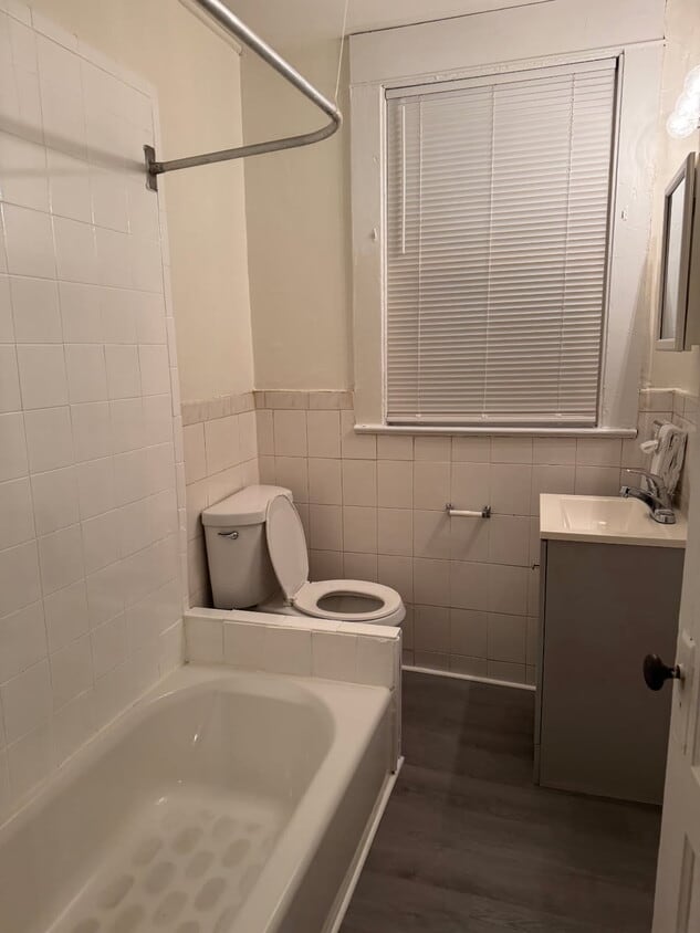 Building Photo - 155 Franklin Ave