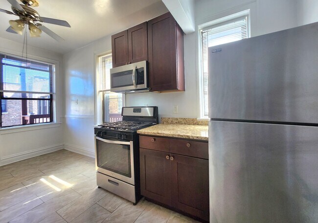 Foto del edificio - 6405 N Glenwood Ave