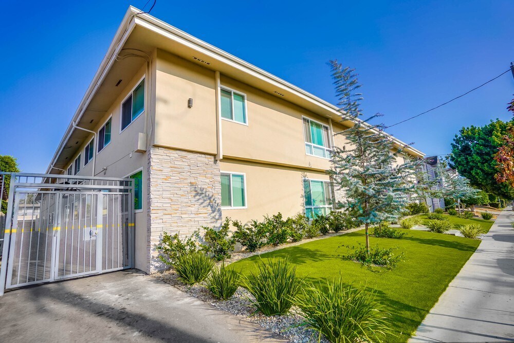Punto de vista exterior - 822 N. Inglewood Ave