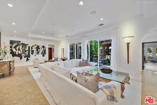 Building Photo - 14 Via Santa Velera