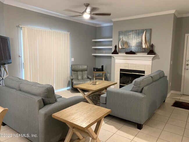 Building Photo - 211 Colima Ct