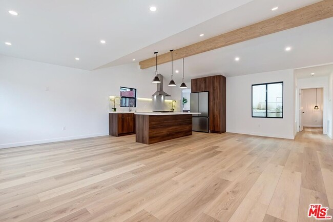 Building Photo - 8343 Ridpath Dr