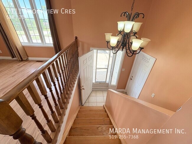Building Photo - CHARMING 5 BEDROOM 2 BATH SPLIT LEVEL HOME...