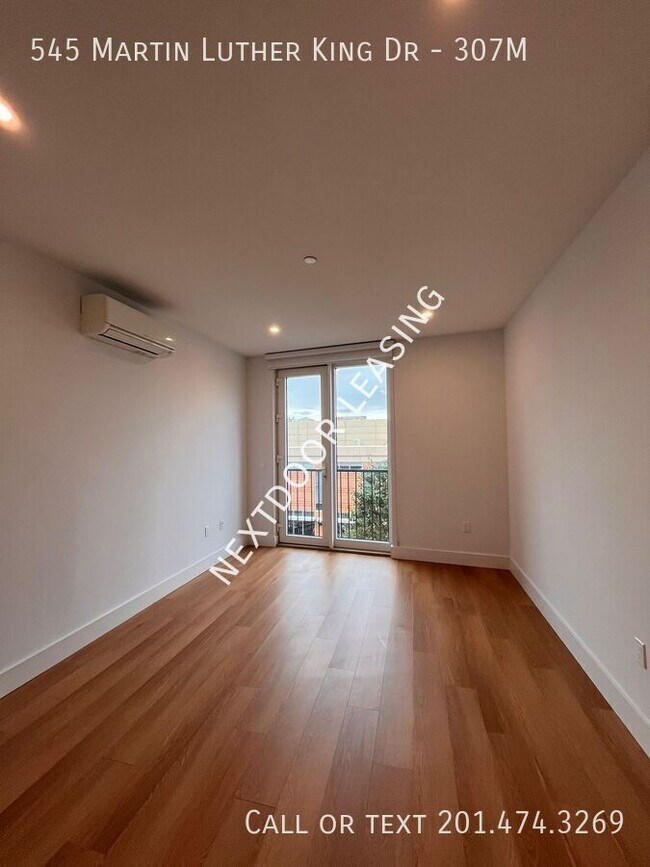 Foto del edificio - 545 Martin Luther King Dr-307M