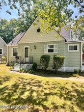 Building Photo - 610 Marquette Dr