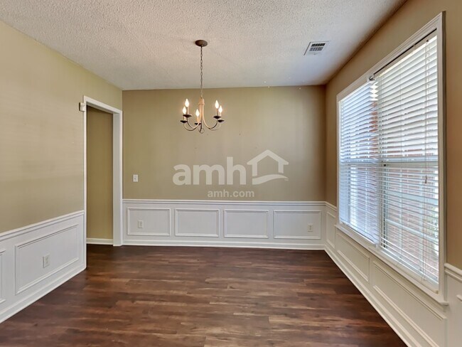 Building Photo - 507 Keeneland Avenue