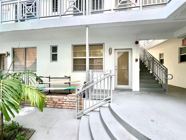 Building Photo - 135 3rd St
