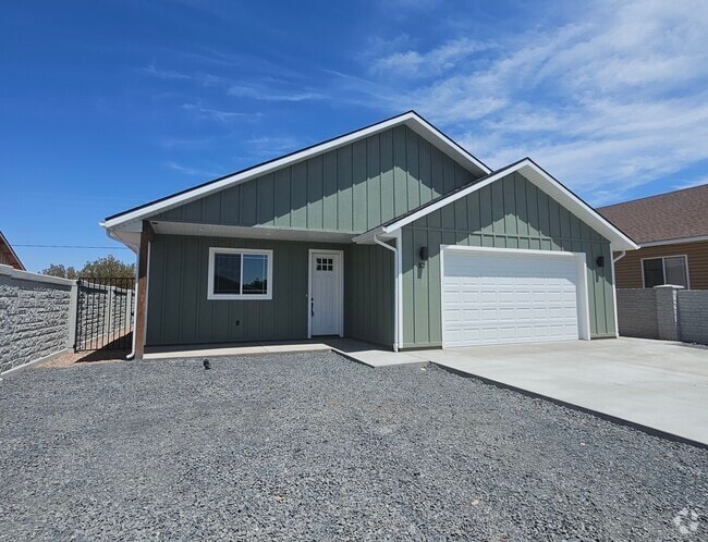 57 Hillcrest Dr - 57 S Hillcrest Dr
