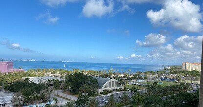 Building Photo - 750 N Tamiami Trl Building Photo - 750 N Tamiami Trl