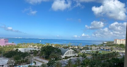 Building Photo - 750 N Tamiami Trl Building Photo - 750 N Tamiami Trl