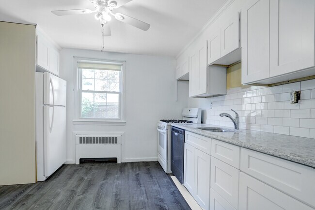 Foto del edificio - 445 Morris Ave
