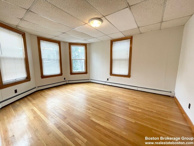 Building Photo - 5 Oswald St