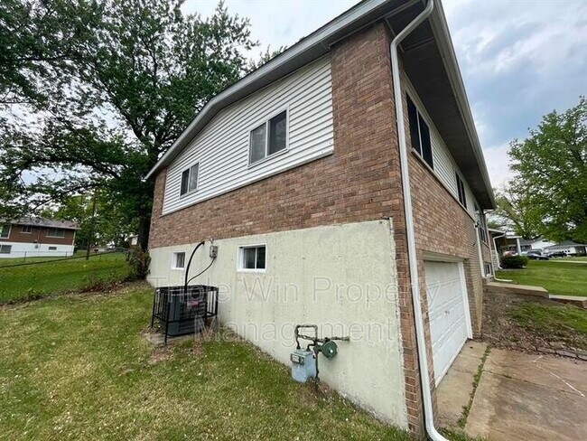 Foto del edificio - 2022 Northaire Ln