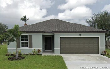 Building Photo - 545 SW Duval Ave