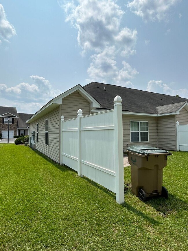 Foto del edificio - Available now! 2 bed/ 2 bath Townhouse in ...